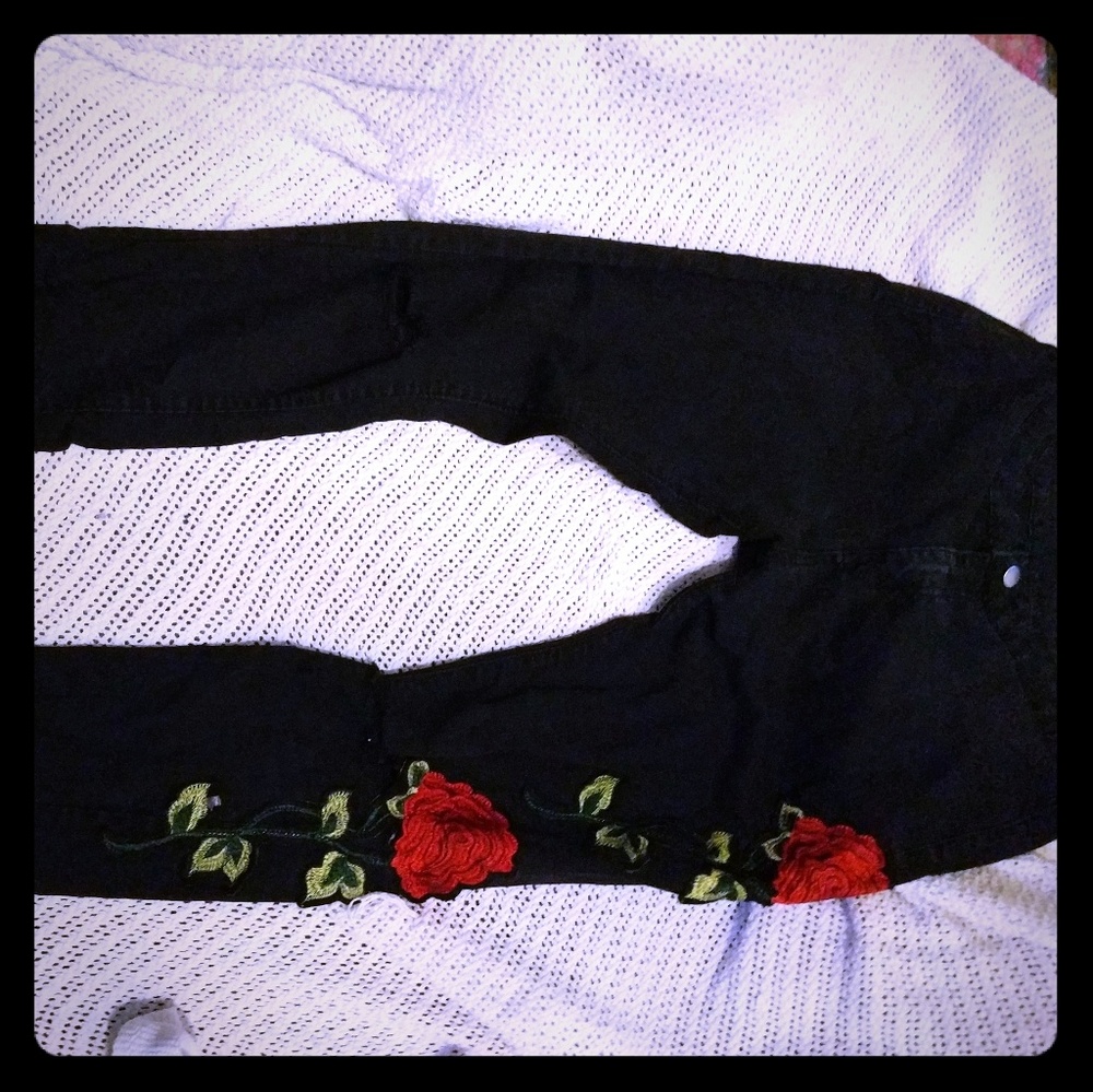 Floral Rose Embroidered Black Denim Skinny Jeans